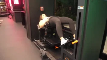 器械臀推