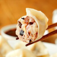 『水饺(猪肉香菇馅)』营养价值 | 每100g营养成分表