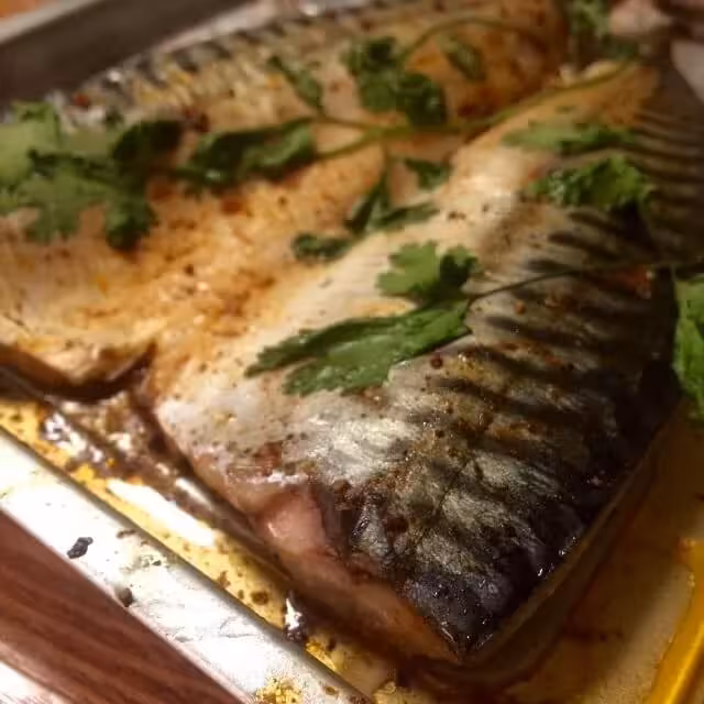 『鲭鱼(烤，150℃，10分)』营养价值 | 每100g营养成分表