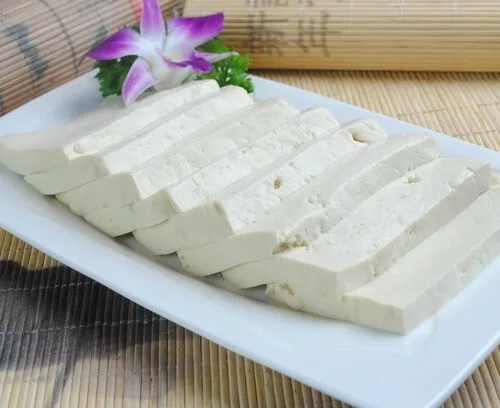 『豆腐(均值)』营养价值 | 每100g营养成分表 豆腐