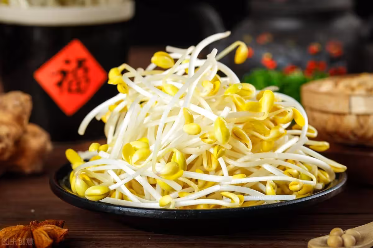 『黄豆芽』营养价值 | 每100g营养成分表 黄豆芽