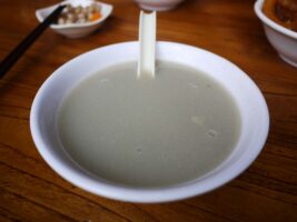 『豆汁(生)』营养价值 | 每100g营养成分表