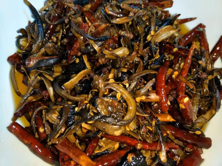『鸡枞(油炸)[油鸡枞]』营养价值 | 每100g营养成分表
