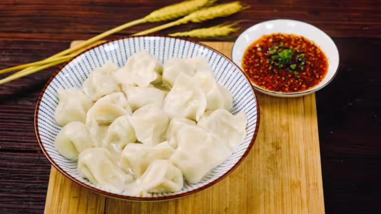 『水饺(猪肉芹菜馅)』营养价值 | 每100g营养成分表