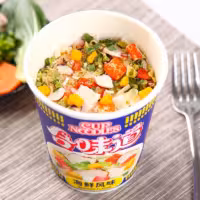 『海鲜味方便面(含调味料)』营养价值 | 每100g营养成分表