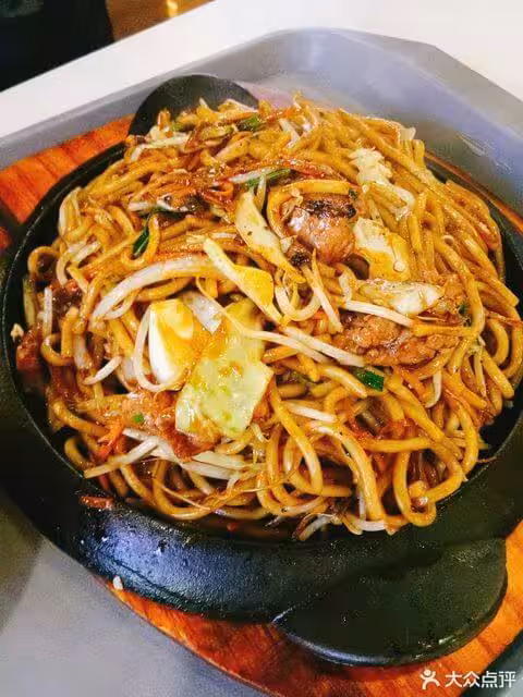 铁板牛肉炒面(含调味料)