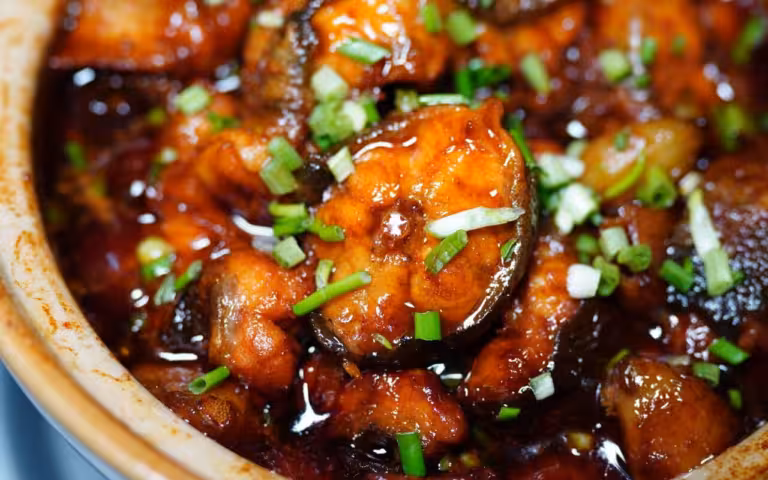 『鳗鱼(红烧)』营养价值 | 每100g营养成分表