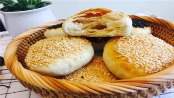 『烧饼(加糖)』营养价值 | 每100g营养成分表
