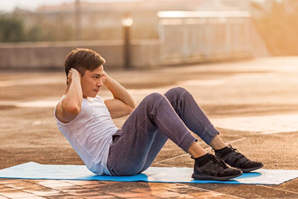 仰卧起坐能减掉肚子上的赘肉吗？